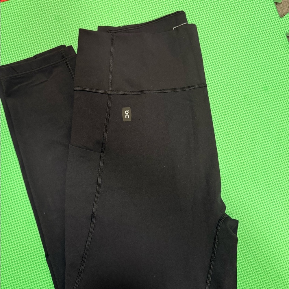 On clouds Black Leggings M - Picture 5 of 6